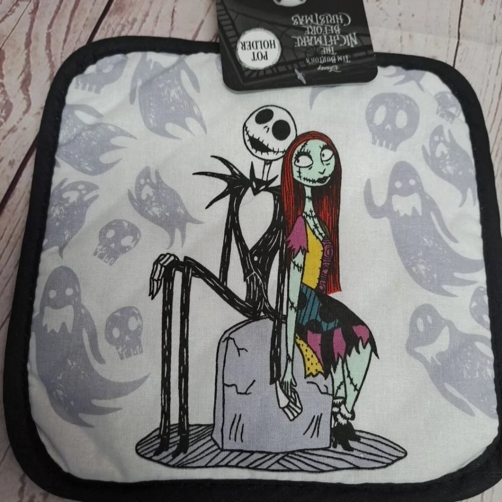 Disney Tim Burton’s The Nightmare Before Christmas Jack Sally 2 Pot Holders‎ NWT